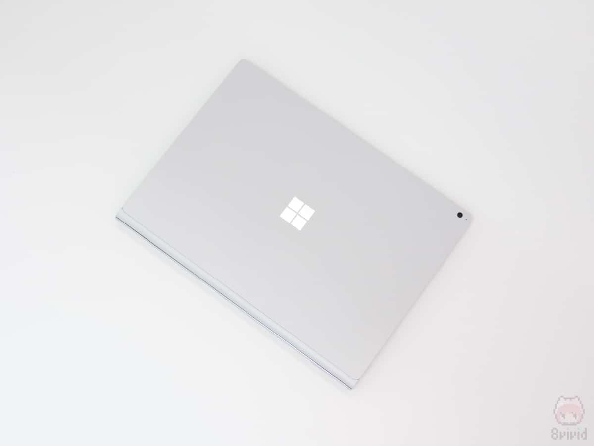 Surface Book 2 15インチの表面。