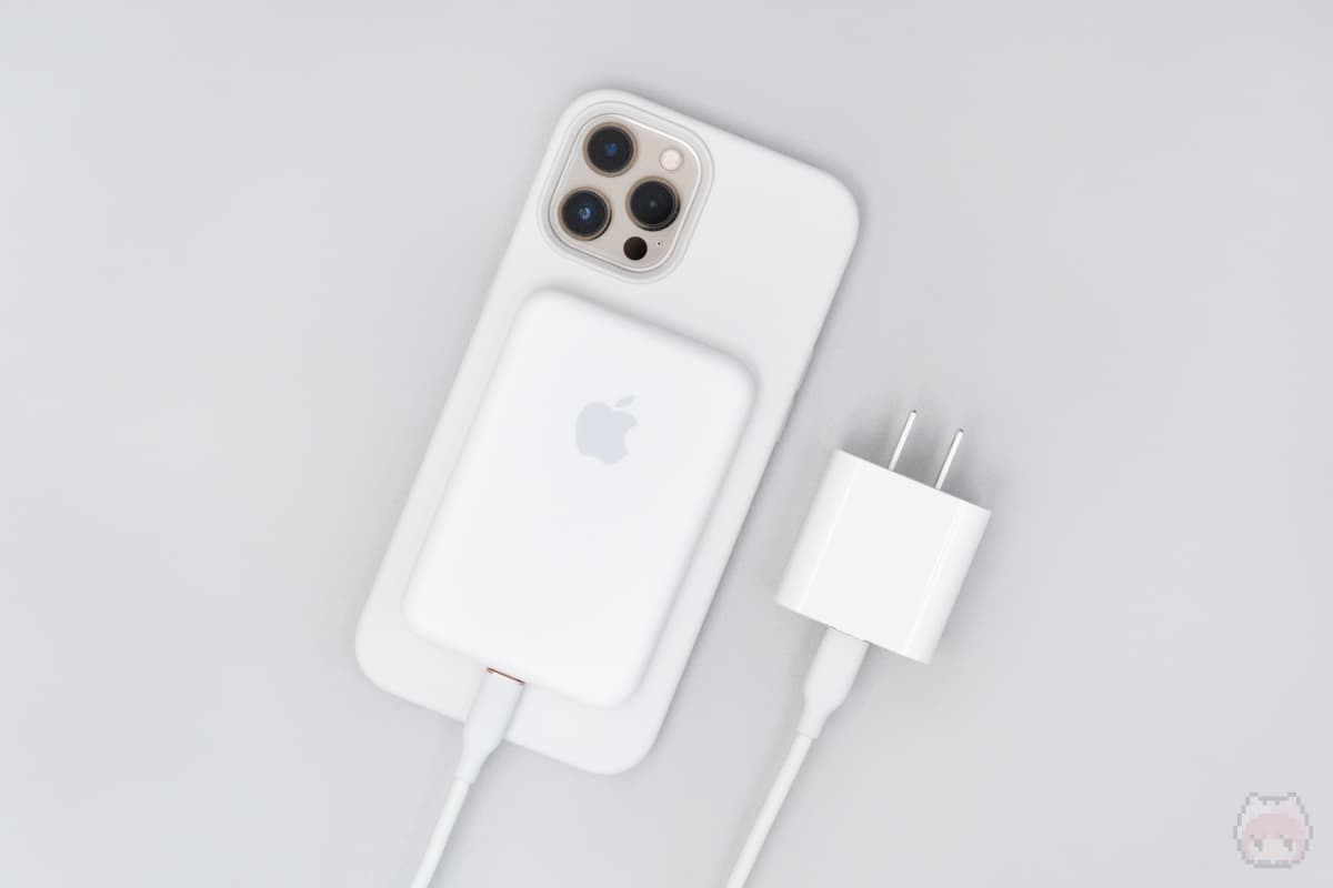 スマートフォン/携帯電話 バッテリー/充電器 レビュー】Apple MagSafeバッテリーパック：純正らしいギミック感 | 8vivid